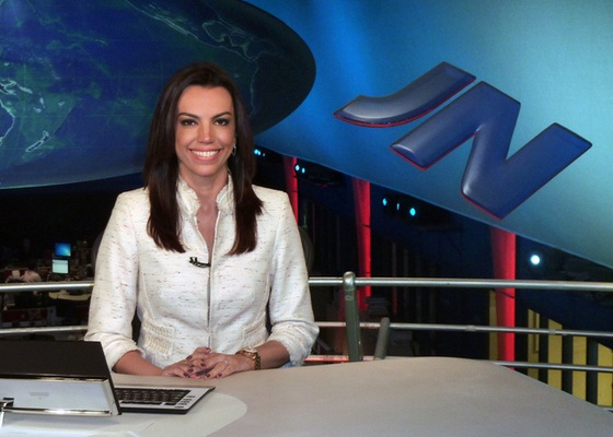 ana-paula-araujo-na-bancada-do-jornal-nacional-8111-1298652514097_560x400
