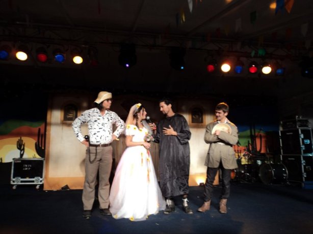 255115_112726905483887_4322921_n[1]