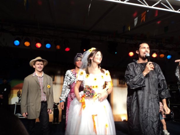 263866_112731295483448_4078111_n